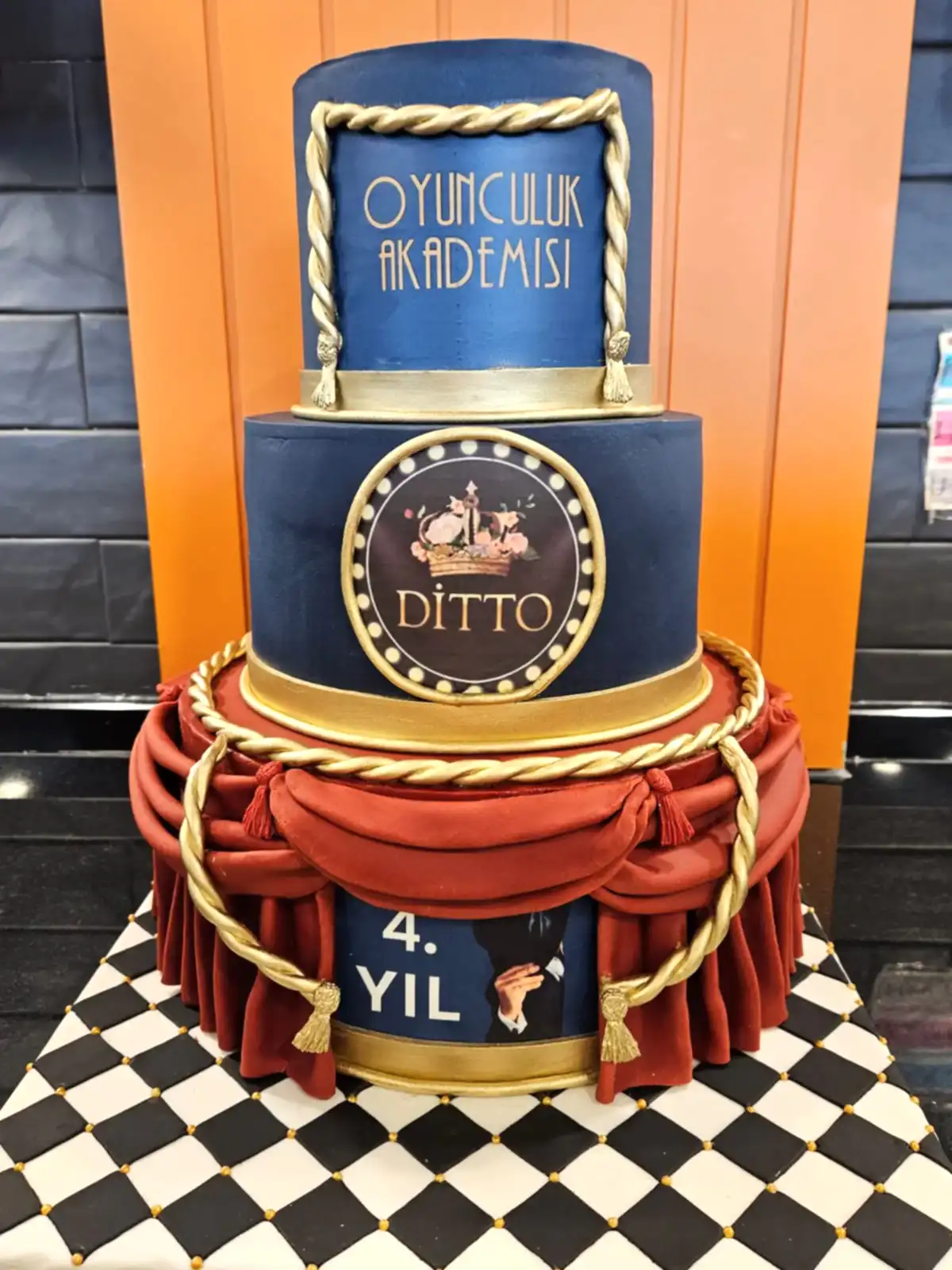 3 Katlı Oyunculuk Akademisi Temalı Pasta